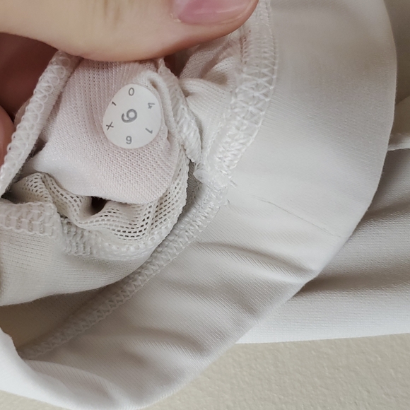 Lululemon: Strappy Backed, White Top with Sport Bra - Picture 4 of 8